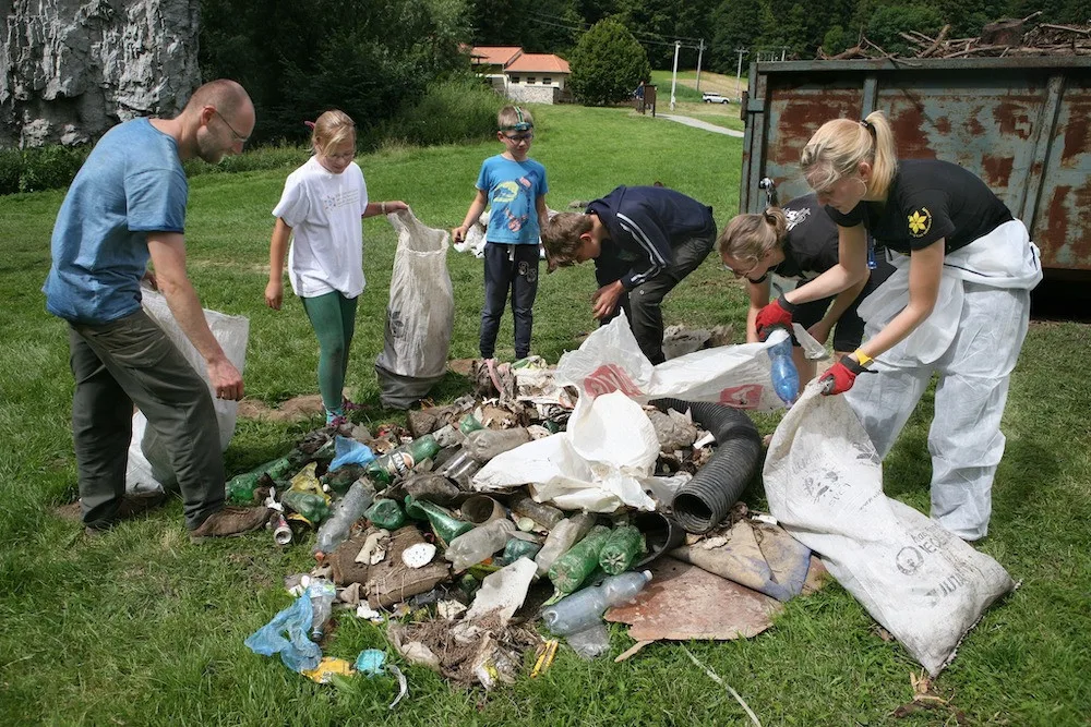 Do akce Ukliďme svět se zapojila i řada místa na jihu Čech