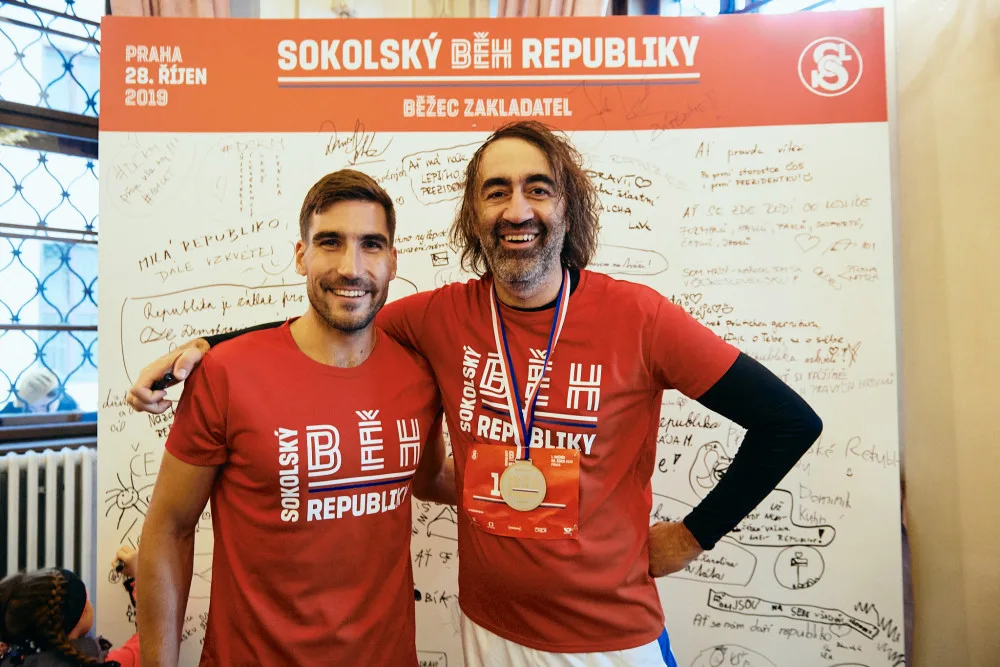 Oslavujte během. Sokolský běh republiky spouští registrace do desítek závodů. Vyberte si ten svůj