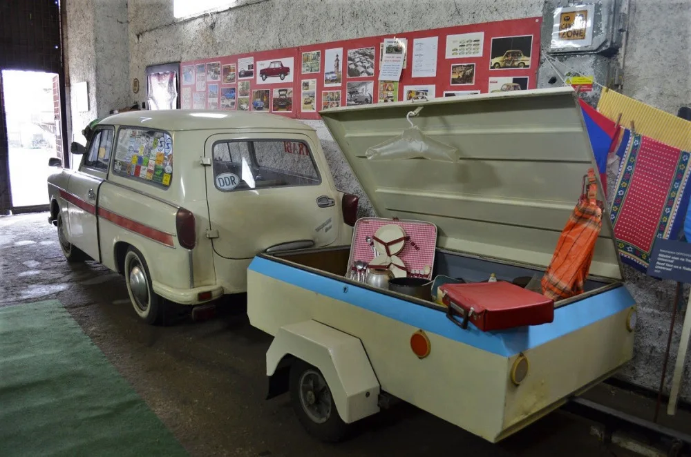 Trabant 600 kombi s vlekem