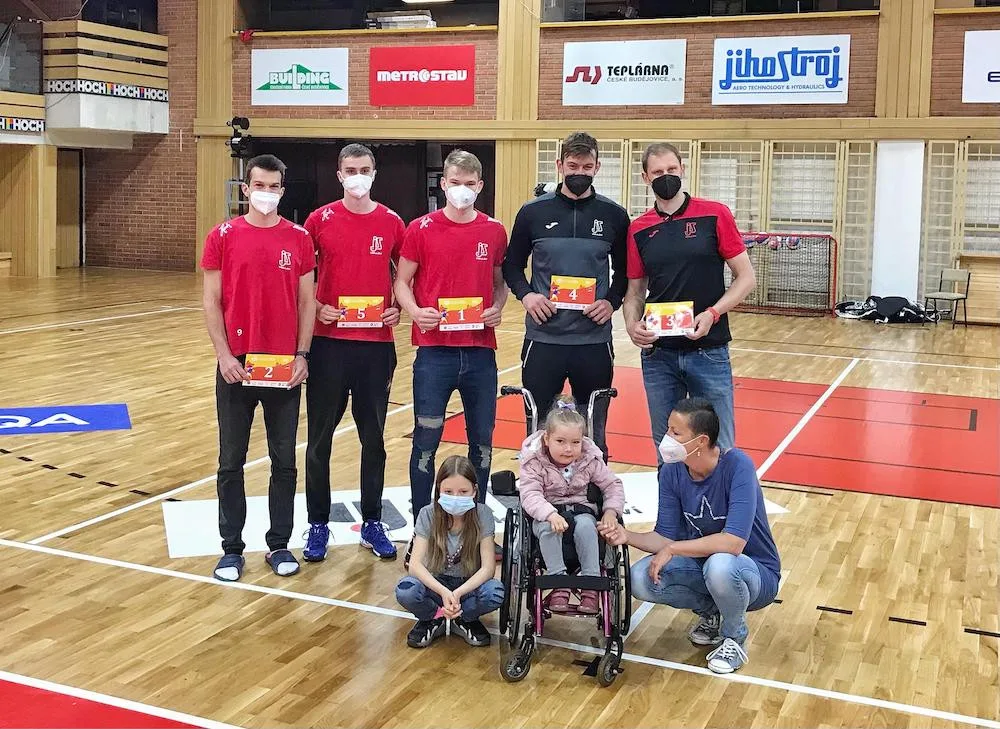Jihostroj podpořil charitativní Adra běh pro Adélku