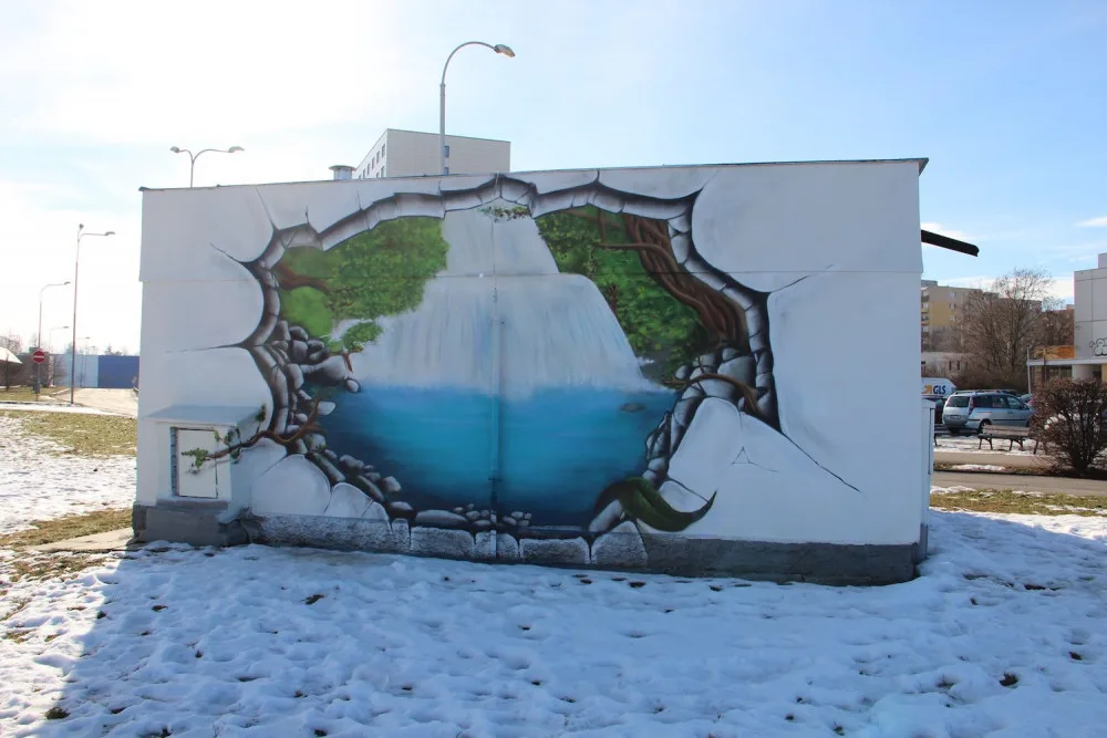 Vodohospodářský objekt posprejoval streetartový umělec. Malba ukazuje cestu vody