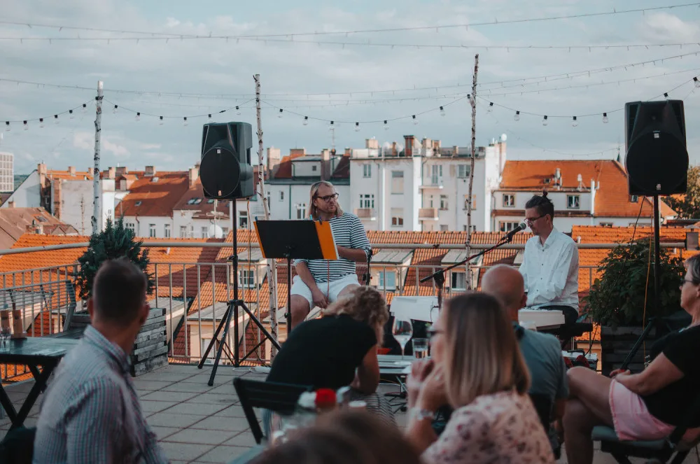 Chystáte oslavu, rozlučku se svobodou nebo jen party s přáteli? Půjčte si Střechu Heaven gymu