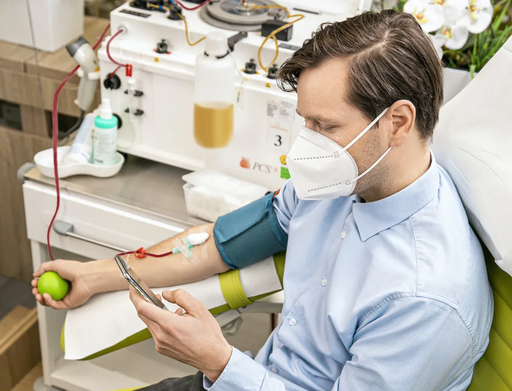 Na Pražské třídě otevírá nové odběrové centrum Cara Plasma. Přináší profesionální zdravotní péči a odměny pro pravidelné dárce