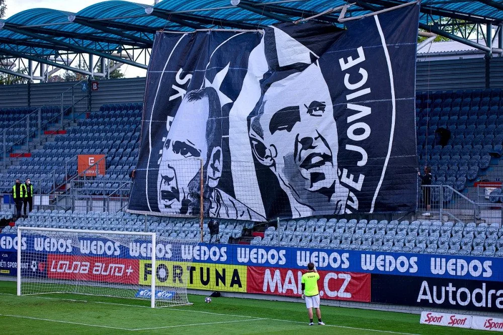 Naposledy v první lize včera nastoupil za fotbalisty Českých Budějovic brankář Jaroslav Drobný.