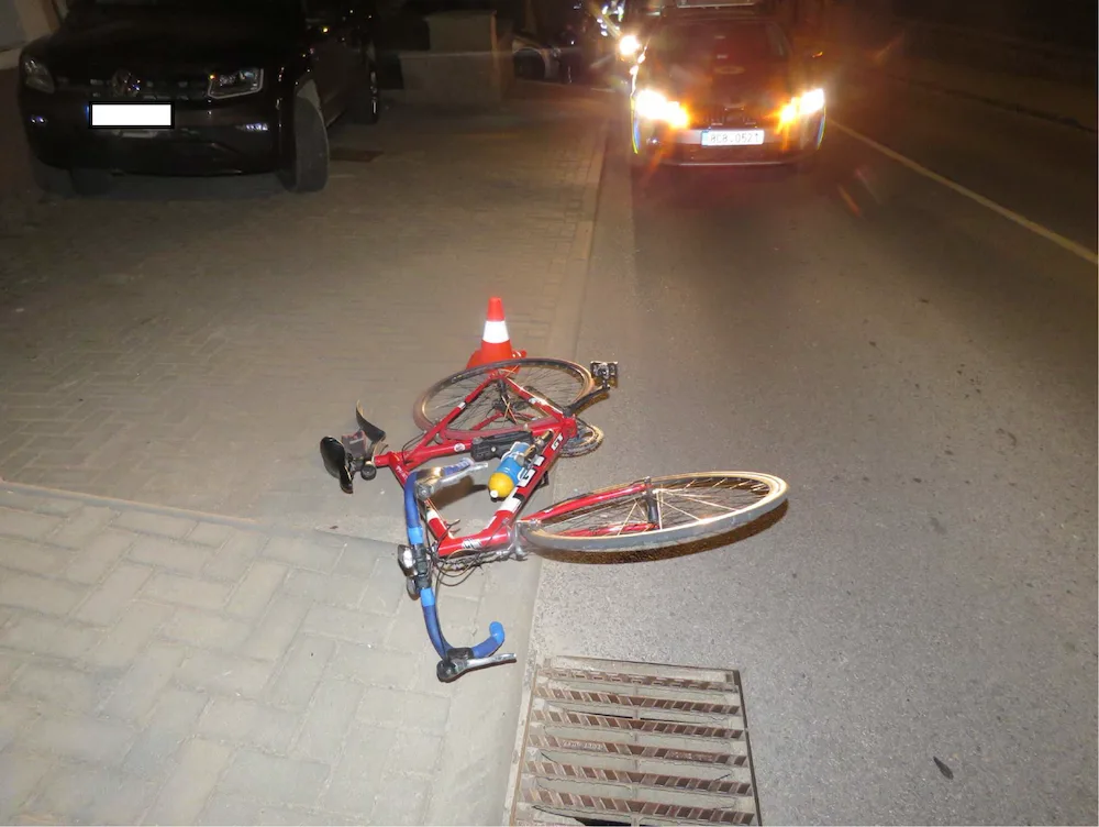 Řidič srazil cyklistu a ujel. Policie teď hledá svědky, kteří můžou pomoci