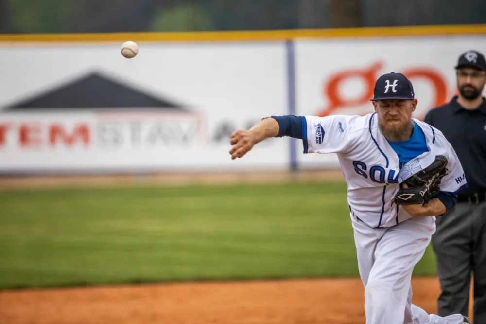 Martin Mužík trefil dva homeruny, Hlubočtí si před TOP 6 upevnili druhé místo a zvedli si sebevědomí na pálce