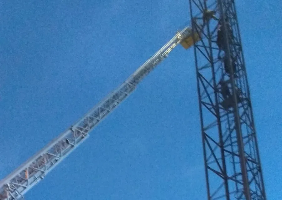 Sebevrah chtěl ukončit život skokem ze stožáru u budějckého nádraží, pokus mu rozmluvil vyjednavač.