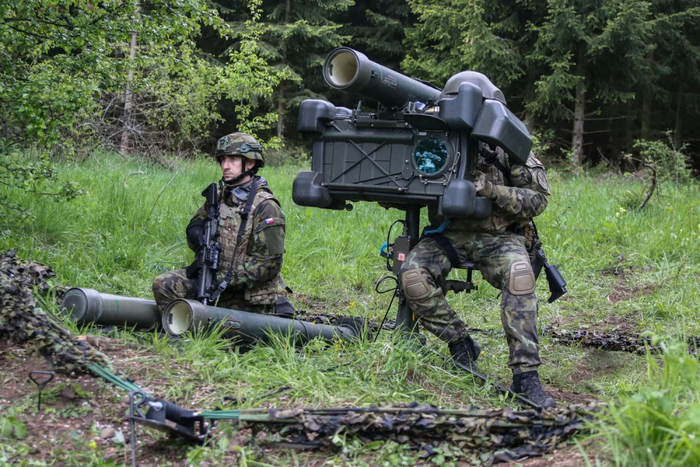 Protiletadlové družstvo RBS-70 v palebném postavení