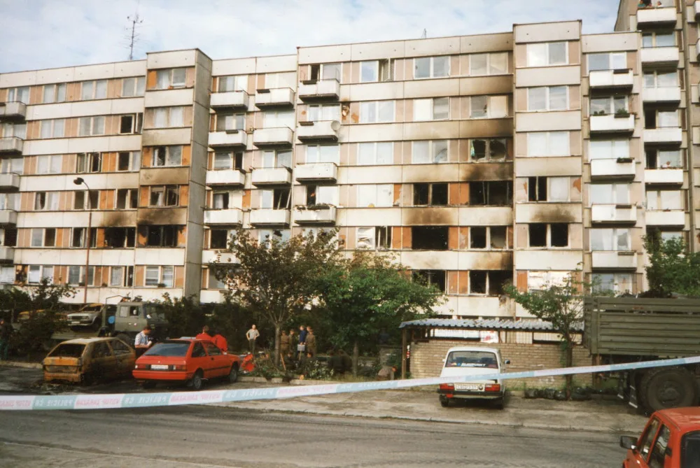 Pád stíhaček na sídliště Vltava