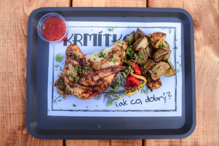 Na Vltavu do klidného kempu? Je to možné