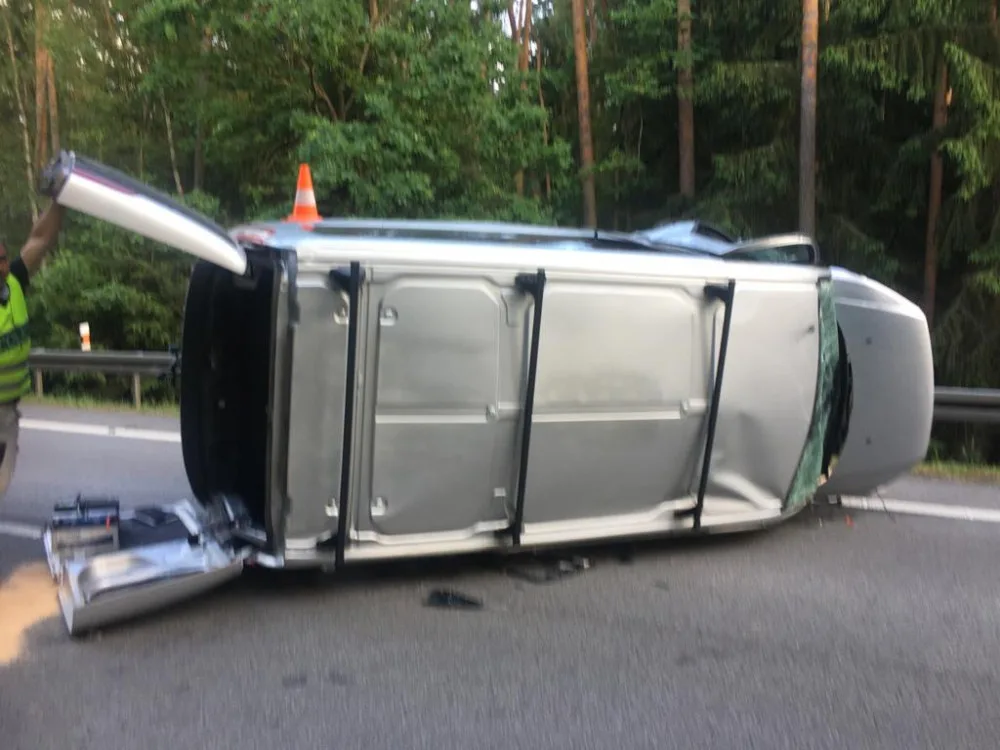 Na Jindřichohradecku se srazila dvě auta. Zraněno je několik osob