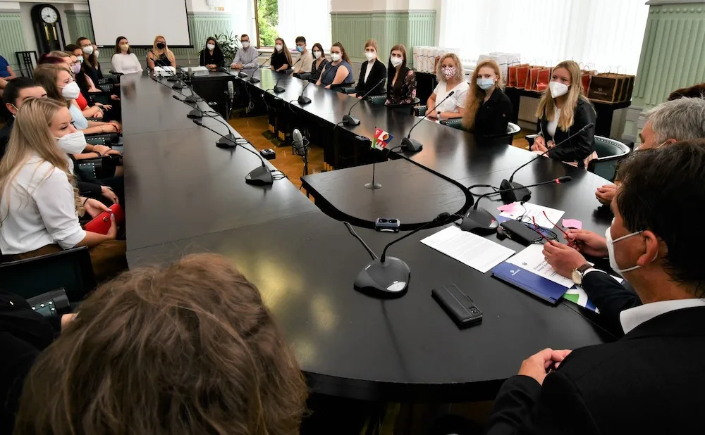 Studenty z budějcké zdrávky ocenili za dobrovolnickou činnost v době pandemie