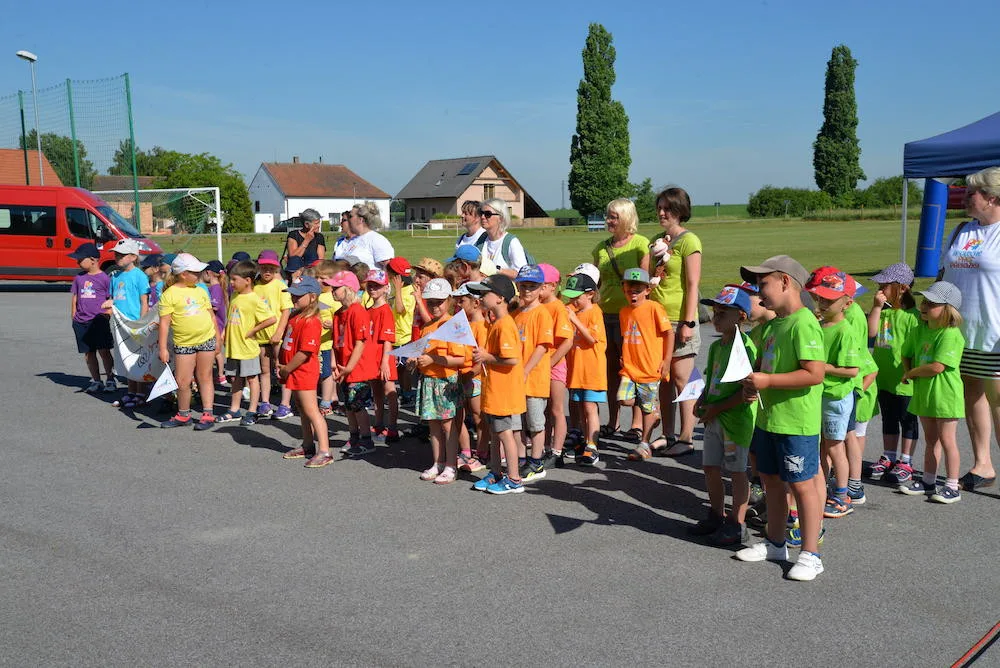 Společně přes překážky bojovali malí olympionici v Pištíně
