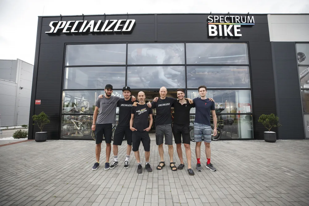 Chtěli jsme vytvořit designový obchod, kde bude nákup kola zážitkem, říká majitel Spectrumbike. Prodejnu najdete nově v Českém Vrbném