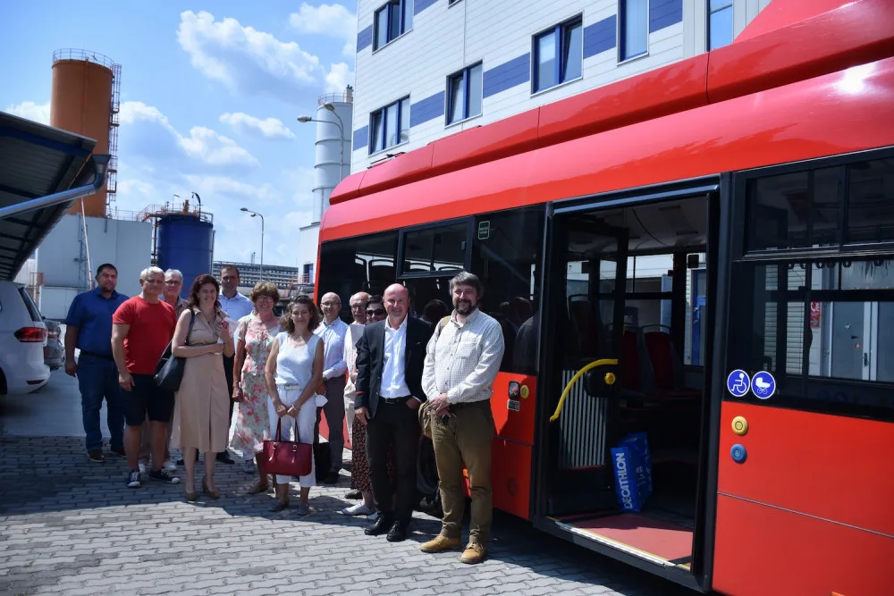 Seminář projektu Geomed o vlivech kvality ovzduší společně uspořádaly městské firmy Dopravní podnik města České Budějovice, a.s. a Teplárna České Budějovice, a.s
