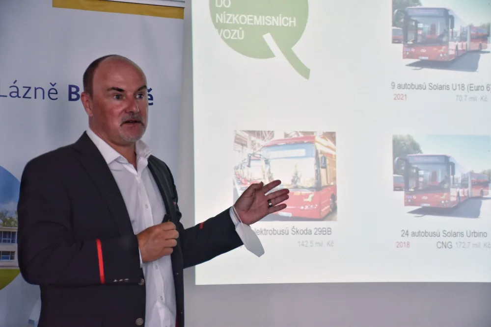 Lokálně bezemisní vozy i ty splňující nejpřísnější emisní normy již tvoří ve vozovém parku Dopravního podniku města České Budějovice 81 %. Představil je manažer útvaru marketingu a PR DPMCB Mgr. Viktor Lavička