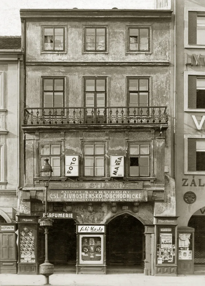 Dům s gotickým jádrem na náměstí č. 34 v roce 1931.