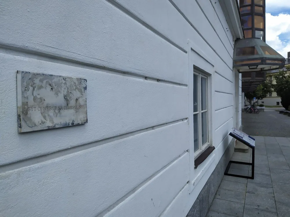 Být či nebýt na Clubhouse?
