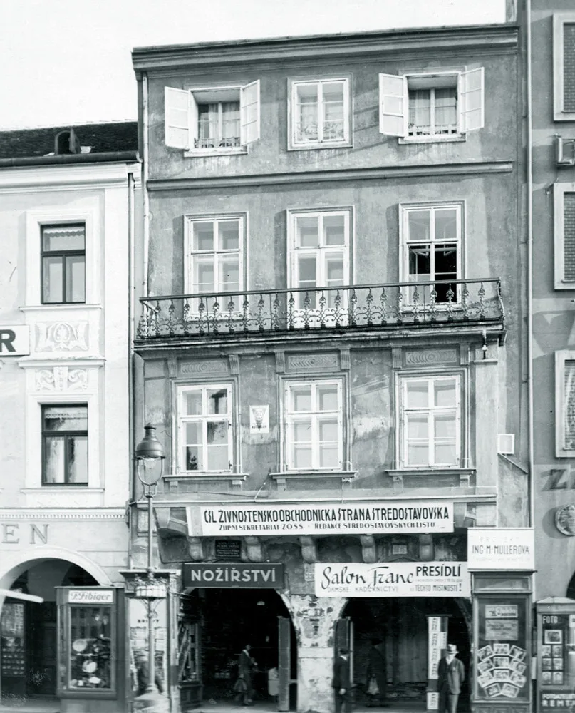 Dům č. 34 na máměstí Přemysla Otakara II. v roce 1937, tehdy č. 33.