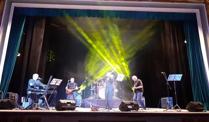 Vzdělávací a kulturní centrum Jindřichův Hradec zve na koncert hudební art-rockové legendy