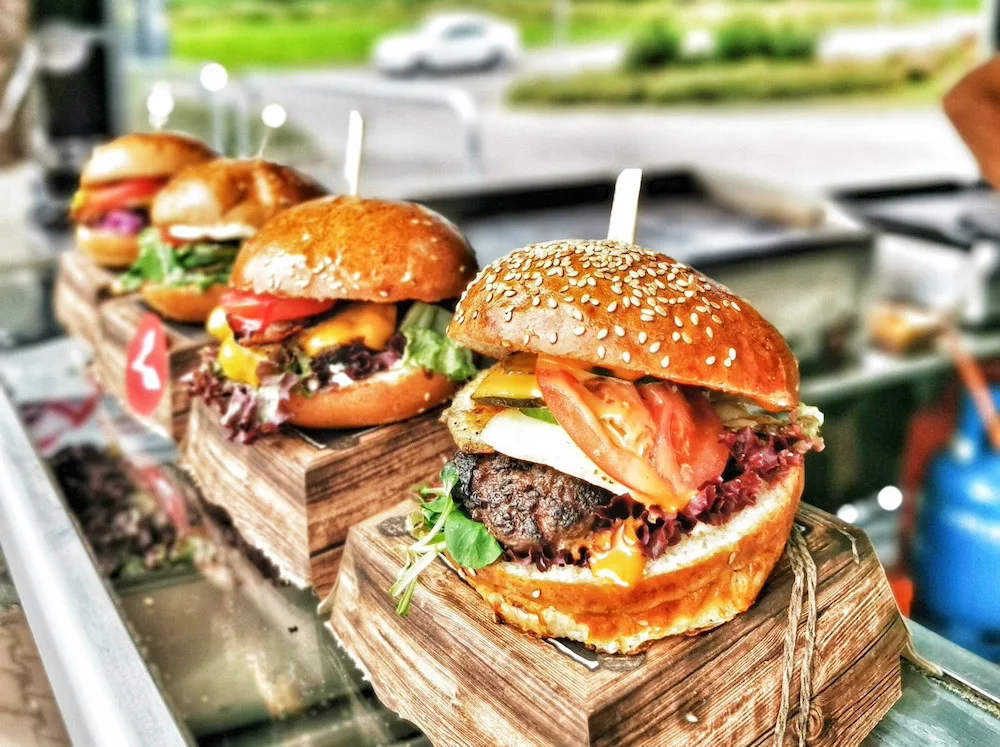 Burgery se valí do Českých Budějovic