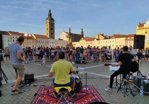 Letní kulturní akce končí: Lidé si oblíbili promítání filmů v Háječku.