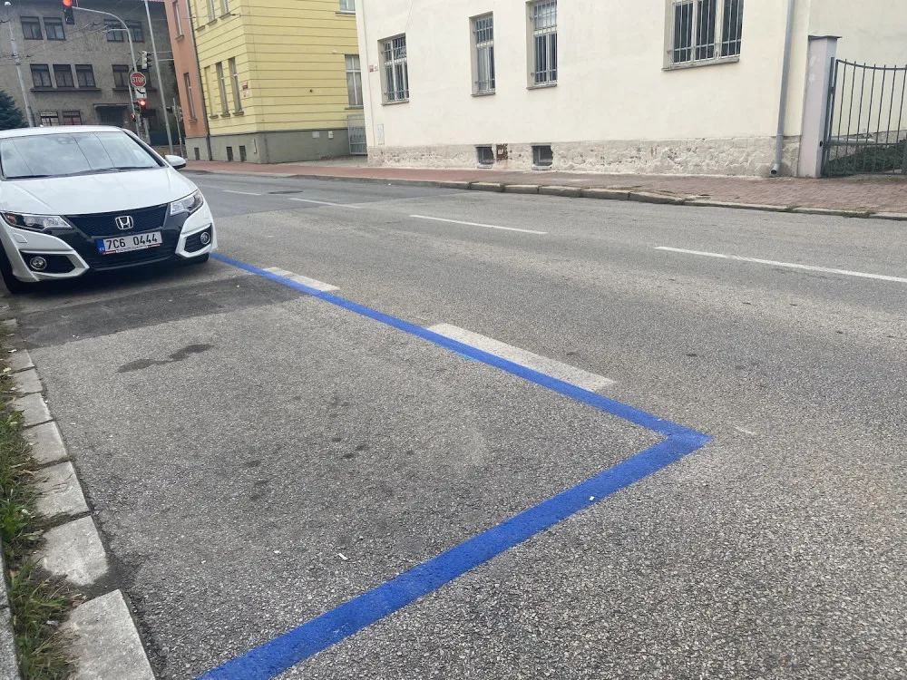 Město se připravuje na další rozšíření modrých zón. I tentokrát akci provází komplikace
