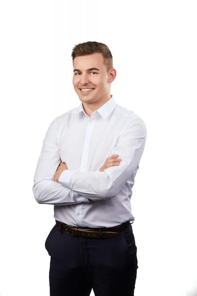 Mladí, chytří a zapálení se do politiky nehrnou. Právník Libor Vondráček je výjimka