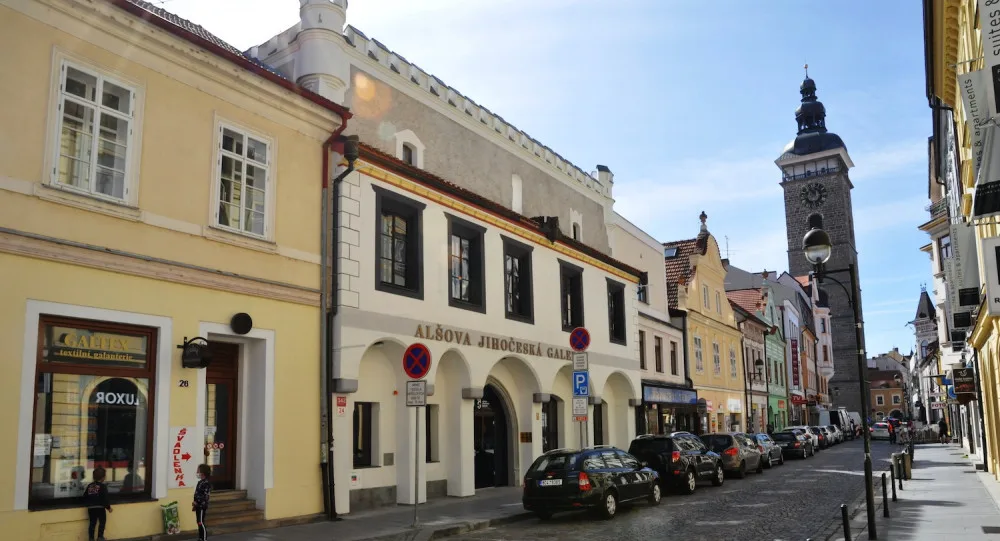 Alšova jihočeská galerie představí tvorbu sochařky Jindry Vikové