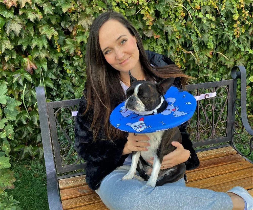 Chtěly usnadnit léčbu svým nemocným pejskům, vytvořily pro ně v době covidu geniální veterinární pomůcku