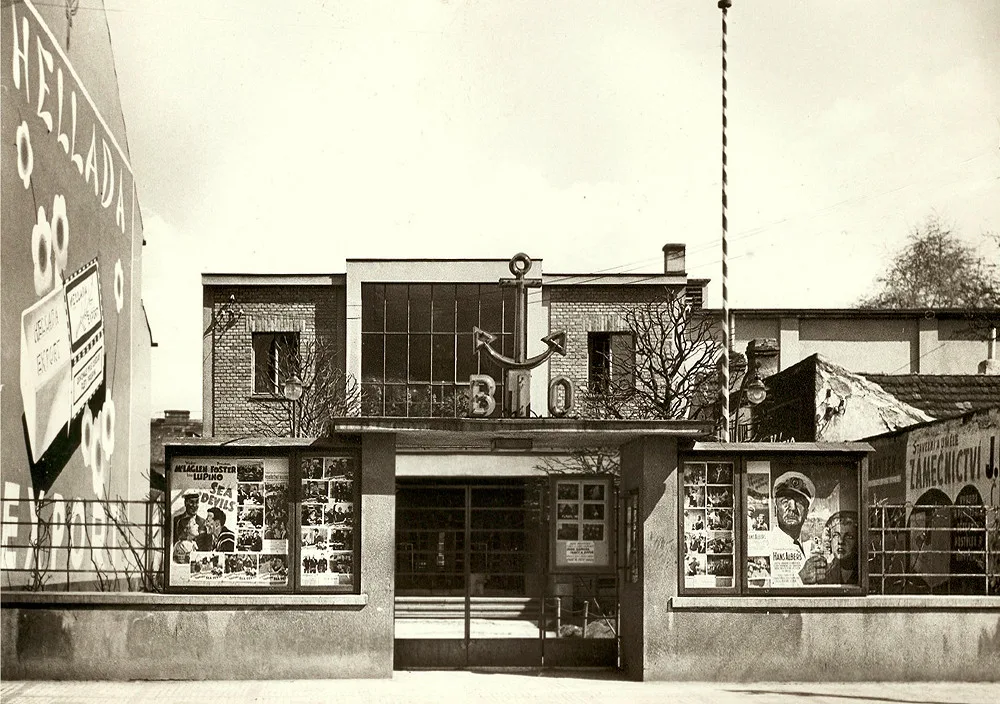 Biograf Kotva Sokola II na Linecké třídě po roce 1929.