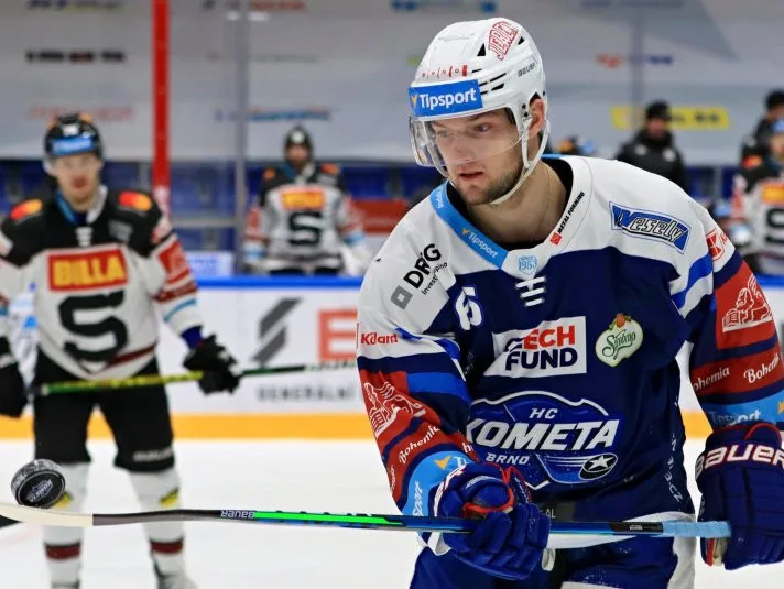Hokejový útočník Šoustal bude do konce roku hostovat z Komety v Motoru