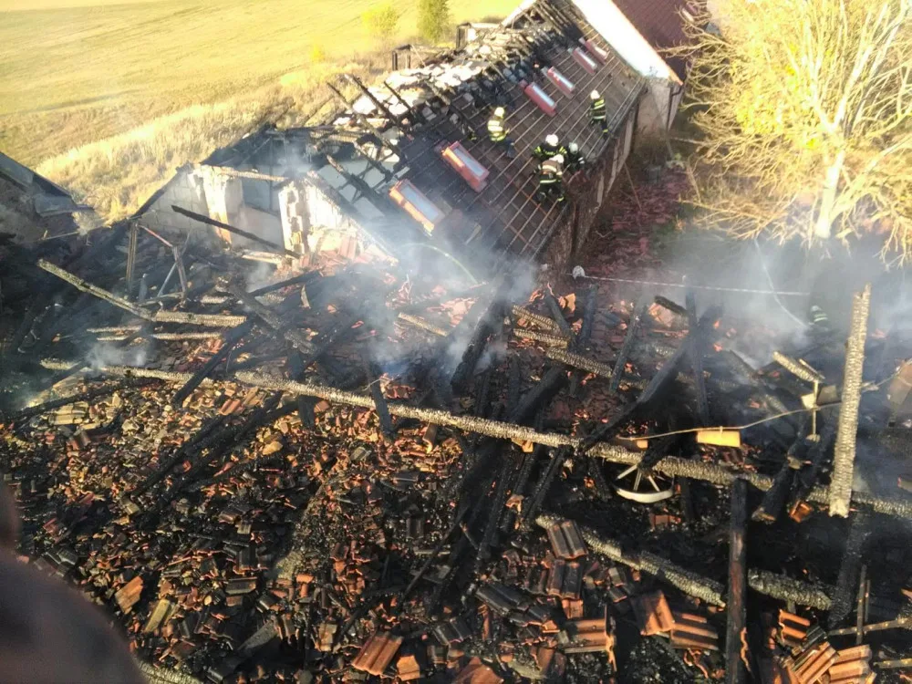 Hasiči likvidovali v pátek požár usedlosti v Ratiboři, škoda je čtyři miliony korun