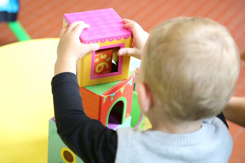 Šlo o shodu nešťastných náhod, brání se škola, ve které našli v týdnu spát zdrogovaného muže