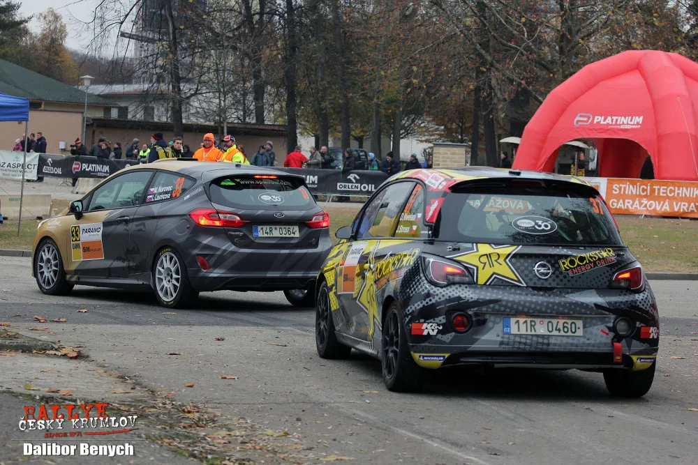 Krumlovská rally odstartovala zkouškou na budějckém výstavišti. Vedení se ujal Pech