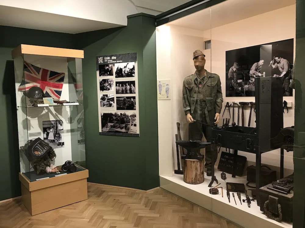 Příběh Československé samostatné obrněné brigády za druhé světové války si mohou lidé prohlédnout až do ledna. Krumlovské muzeum prodloužilo jedinečnou výstavu