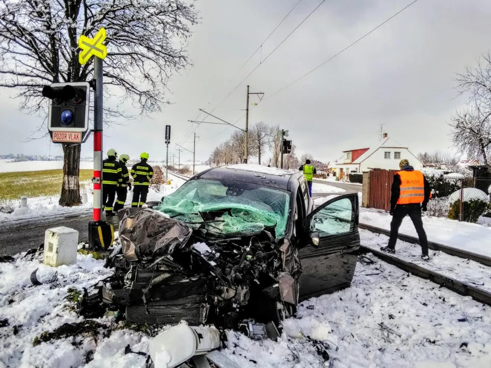 Na Jindřichohradecku se srazil vlak s autem. Místo nehody je uzavřeno