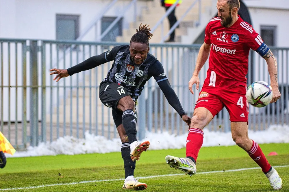 Další domácí výhra, Dynamo složilo Olomouc