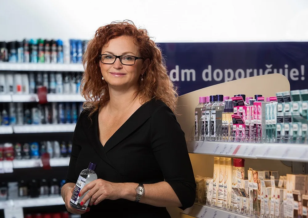 Zákazníci se po uvolnění opatření do prodejen vrací, říká šéfka dm drogerie