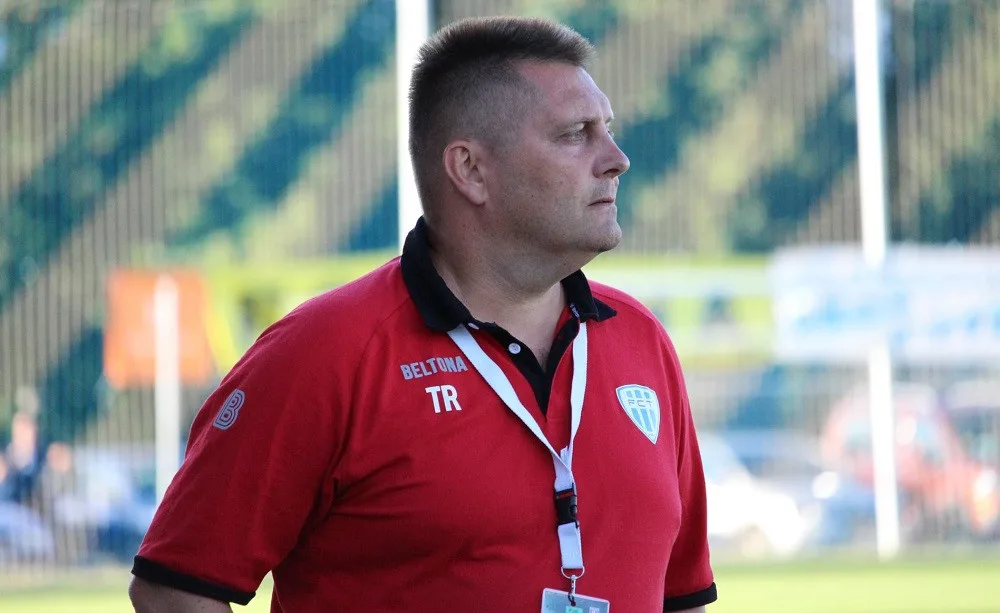 Sedmačtyřicetiletý Miloslav Brožek pracoval jako asistent trenéra ve Vlašimi, poté trénoval Táborsko, které mimo jiné vrátil do druhé nejvyšší soutěže.