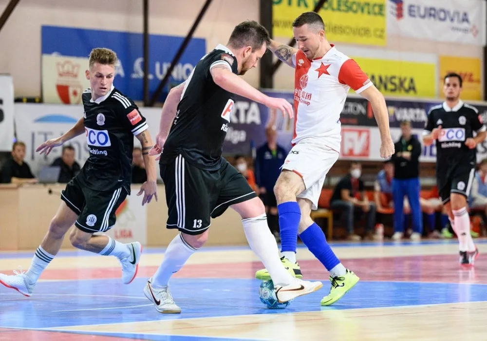 Chceme zapracovat další mladé hráče, říká kapitán futsalistů Dynama Radim Pouzar