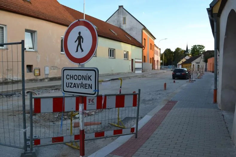 Rekonstrukce Václavské ulice v Jindřichově Hradci bude dražší. Město do ní investuje 26 milionů korun