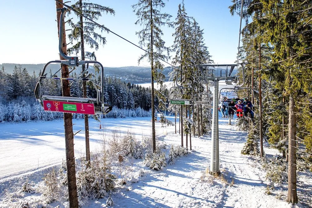 Pololetní prázdniny na sněhu pro celou rodinu ve Skiareálu Lipno