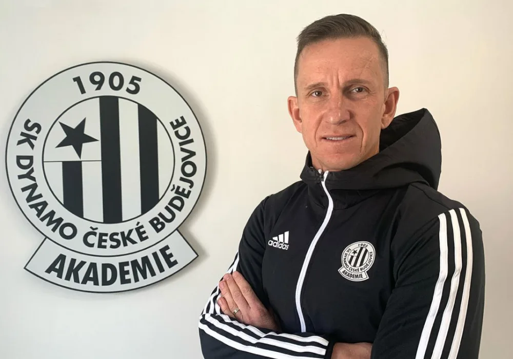 Výkonným ředitelem Akademie bude Petr Benát, který dosud zastával funkci sportovního manažera.