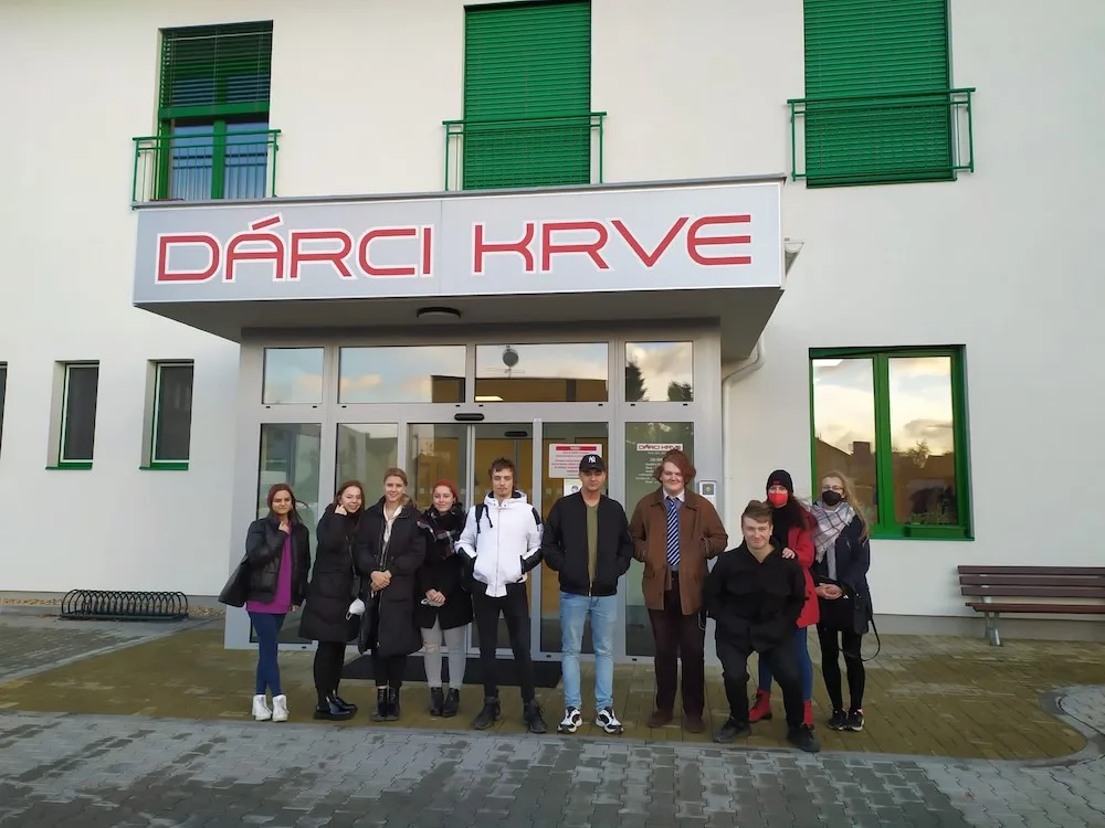 Myslet na druhé umíme