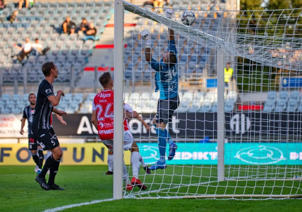 Divoká přestřelka Dynama s Pardubicemi skončila remízou