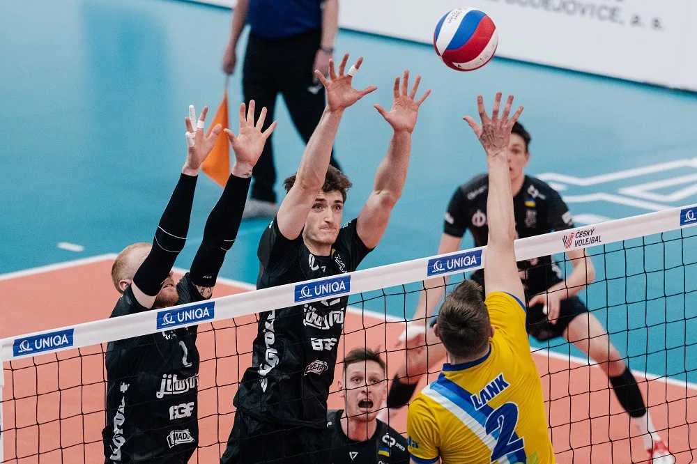 První čtvrtfinále Jihostroj vyhrál ve třech setech