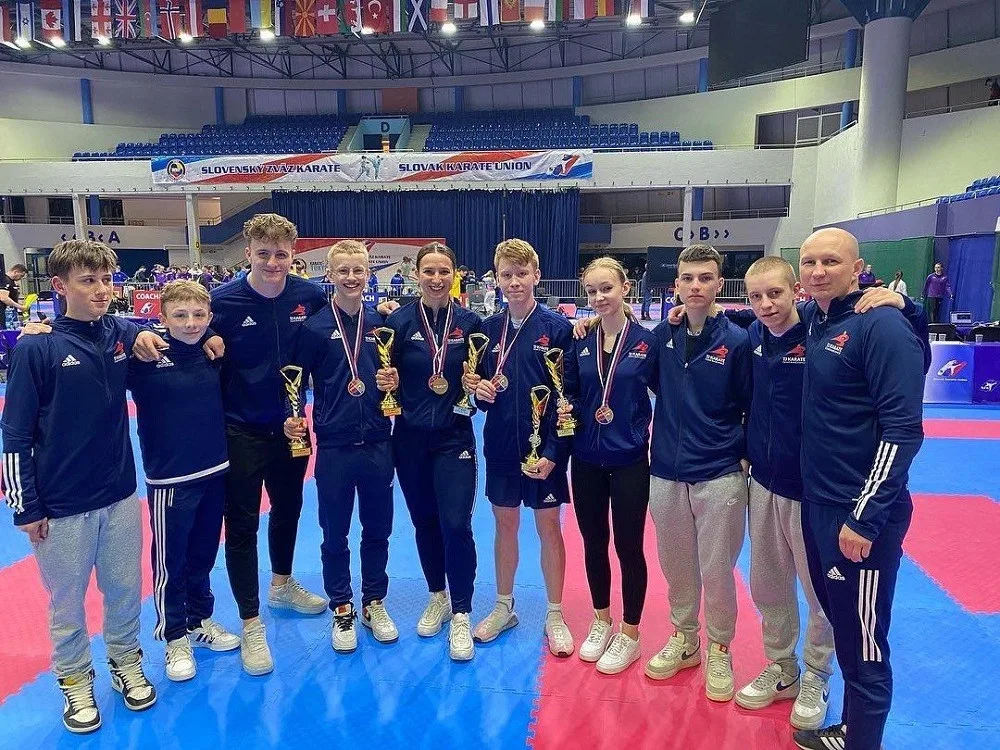 Klub TJ Karate České Budějovice zválcoval v Bratislavě konkurenci. Závodníci přivezli pět zlatých medailí