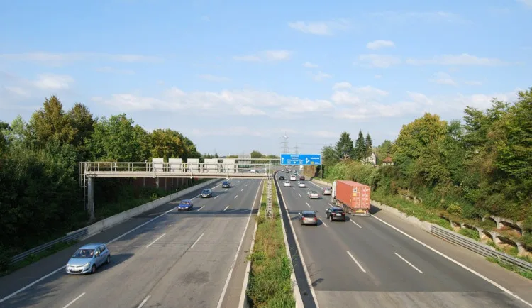 Dálniční známky příští rok zdražovat nebudou, řekl ministr Kupka