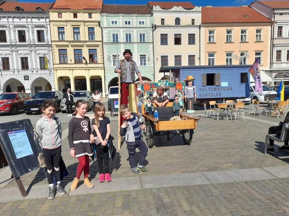 Kul.turistická kancelář objíždí budějovické čtvrti